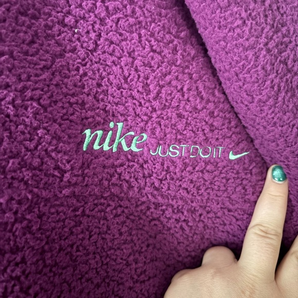 Women’s Nike Therma Fit Hoodie size XL - Picture 2 of 5